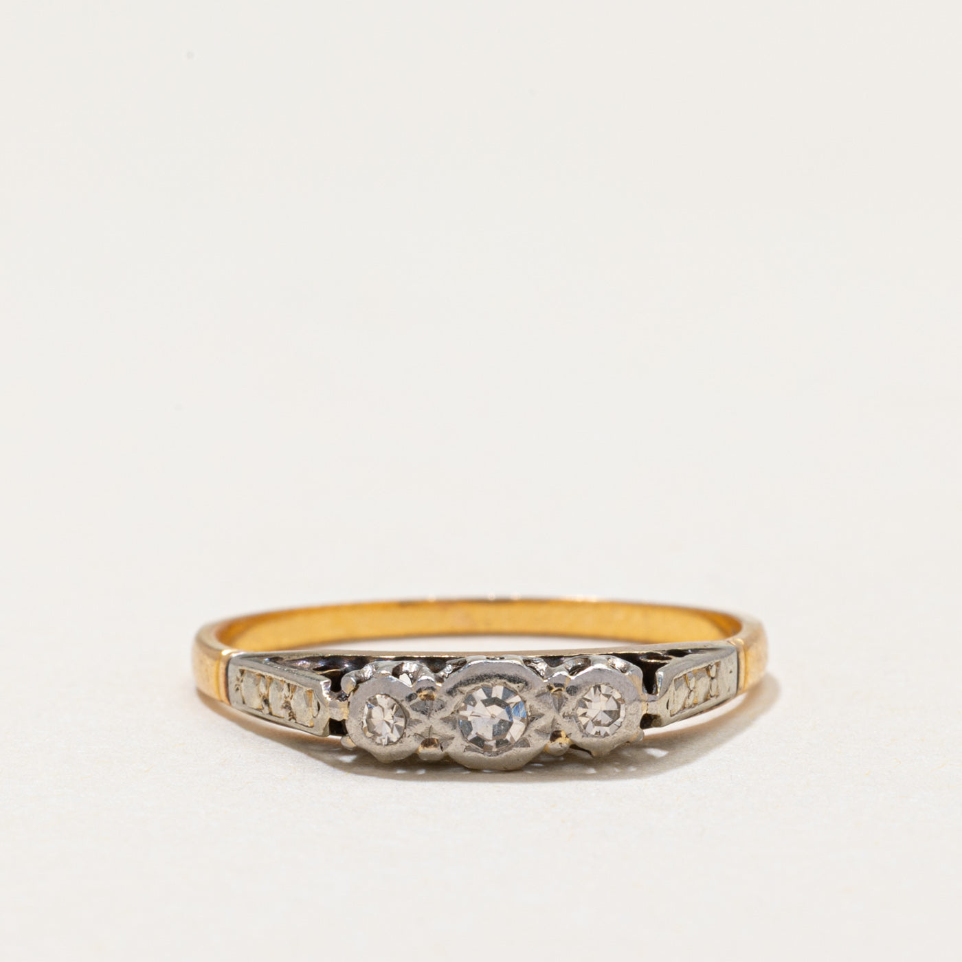 Two Tone Illusion Set Diamond Ring | 0.08ctw | SZ 5
