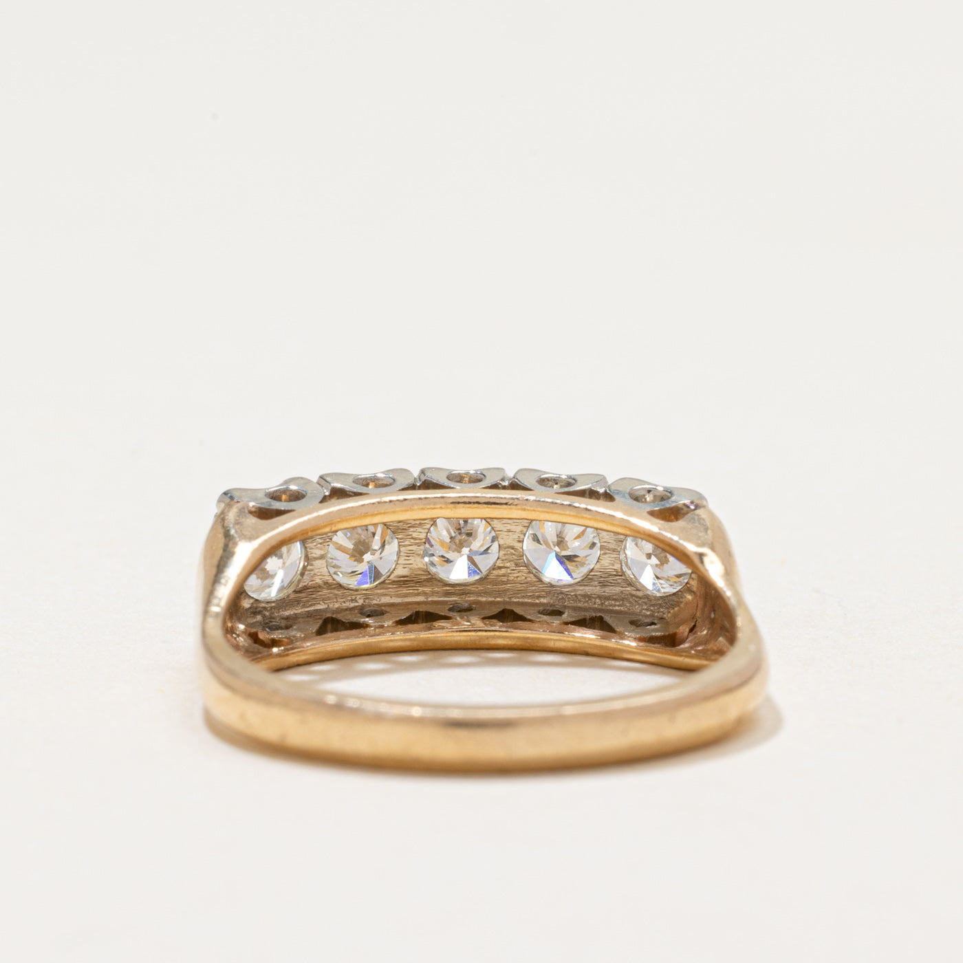 Bague cinq diamants | 0,84 ct au total | Taille 7,5