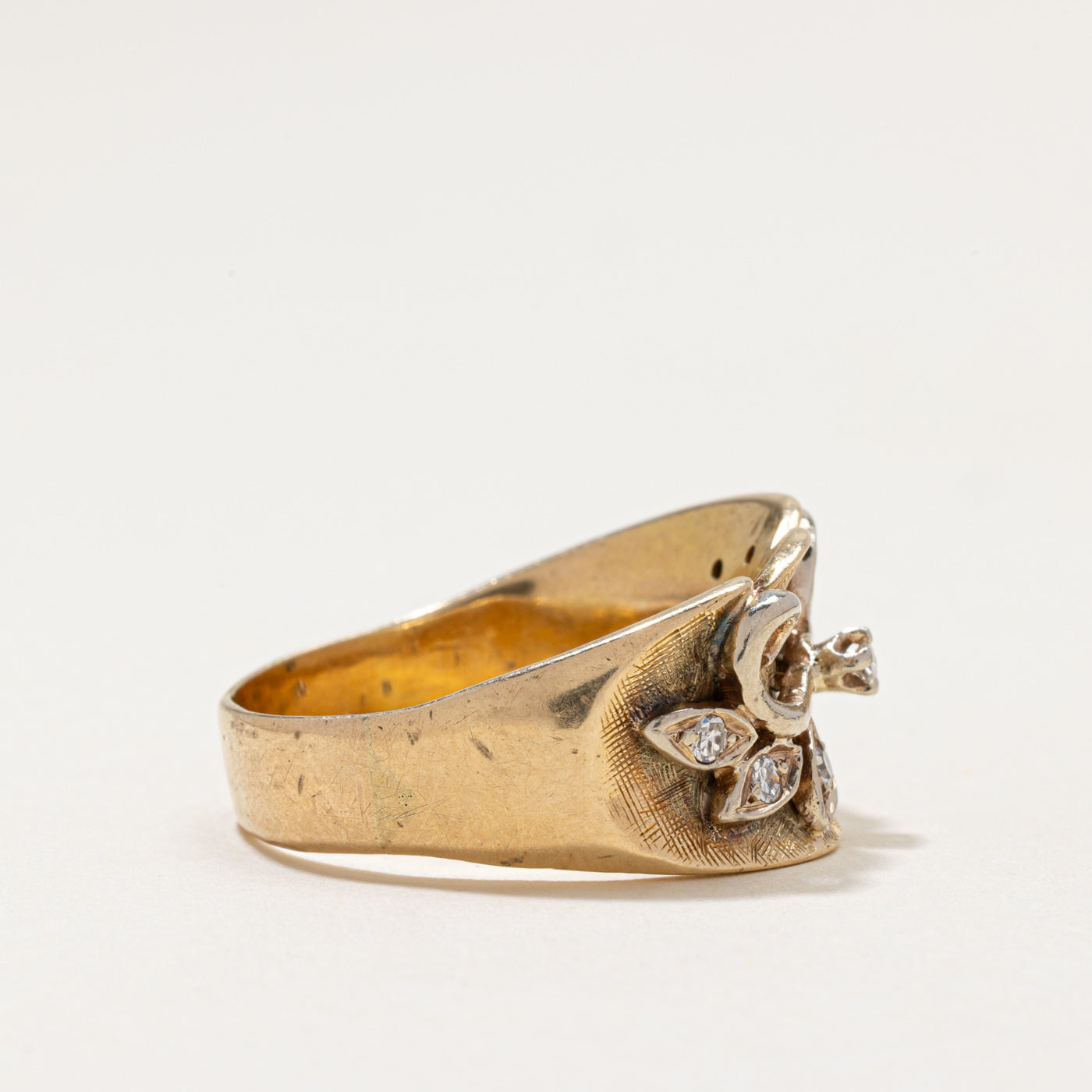 Diamond Textured Leaf Design Ring | 0.12ctw | SZ 8.25