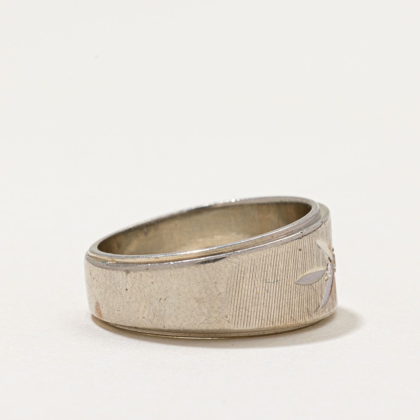 Star Set Diamond Textured Band | 0.05ctw | SZ 7