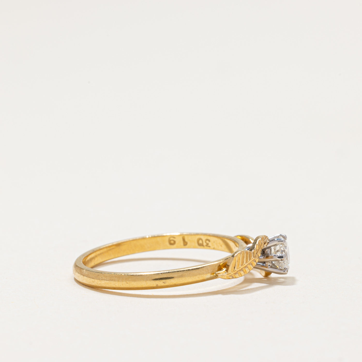 Solitaire Diamond Leaf Design Ring | 0.22ct | SZ 7