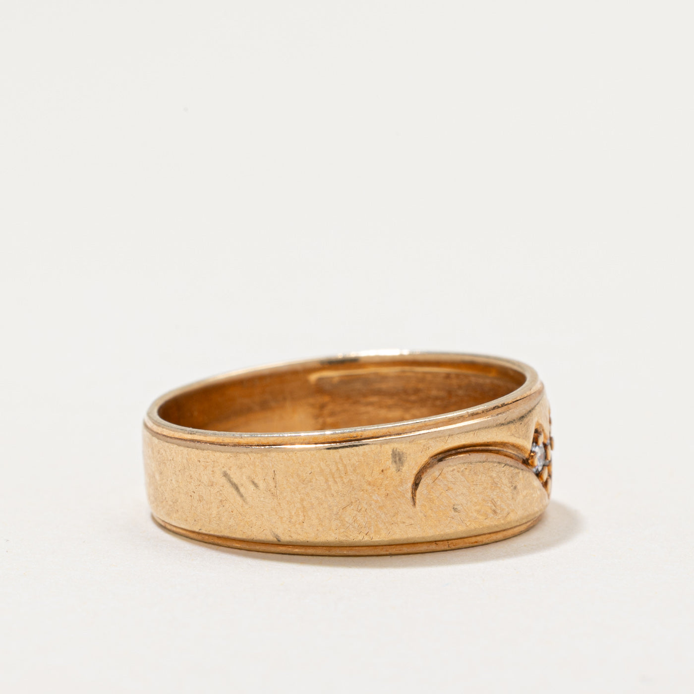 Three Stone Diamond Engraved Band | 0.06ctw | SZ 9.5