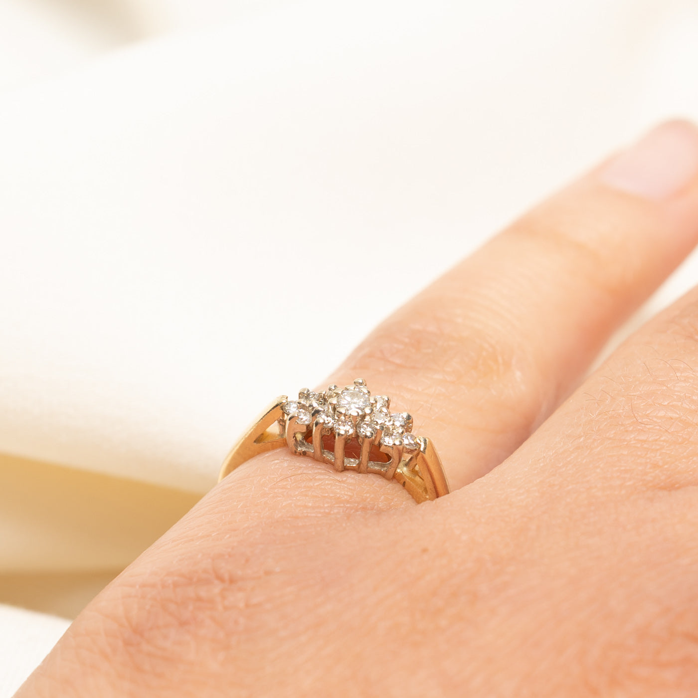 Basket Set Diamond Cluster Ring | 0.26ctw | SZ 5