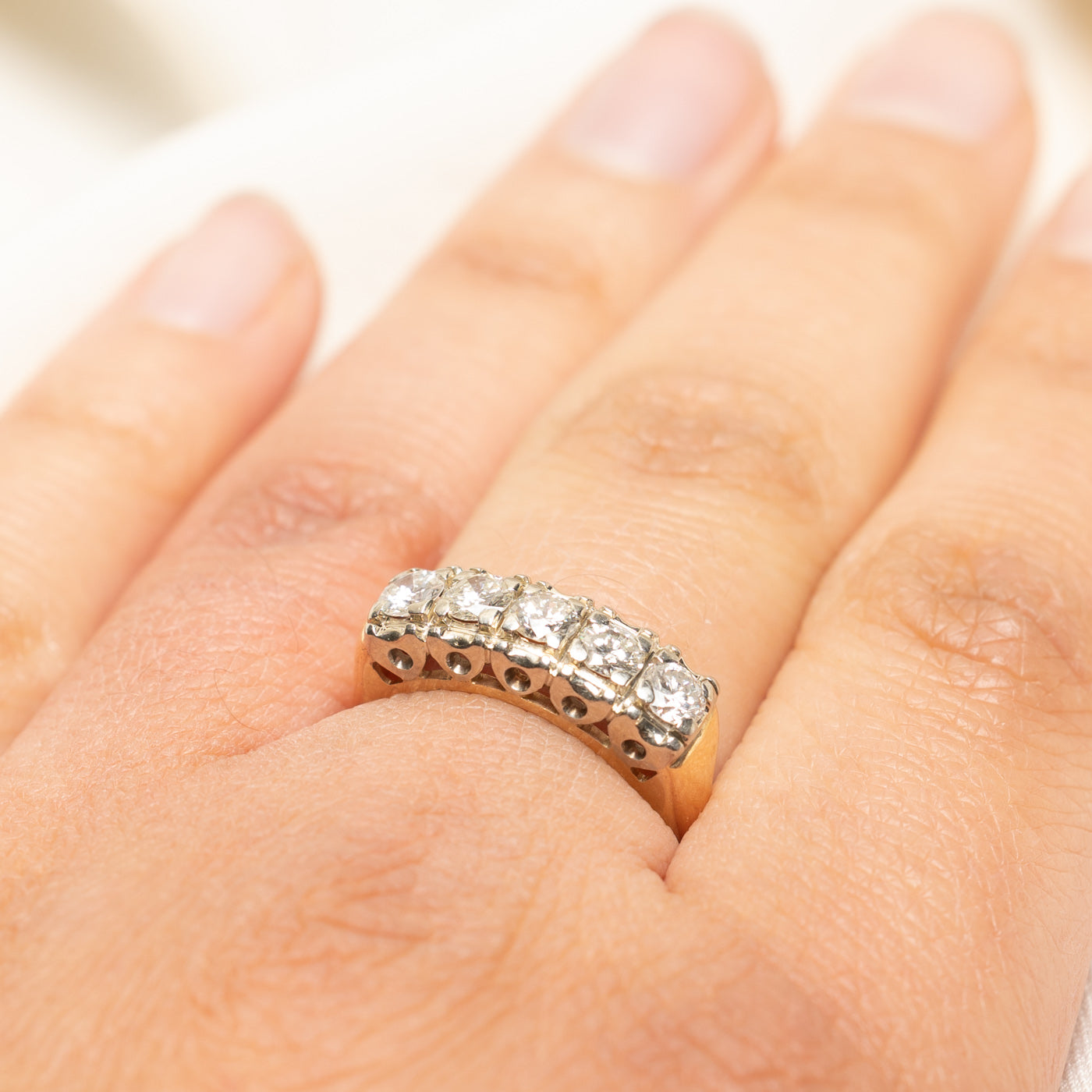Bague cinq diamants | 0,84 ct au total | Taille 7,5