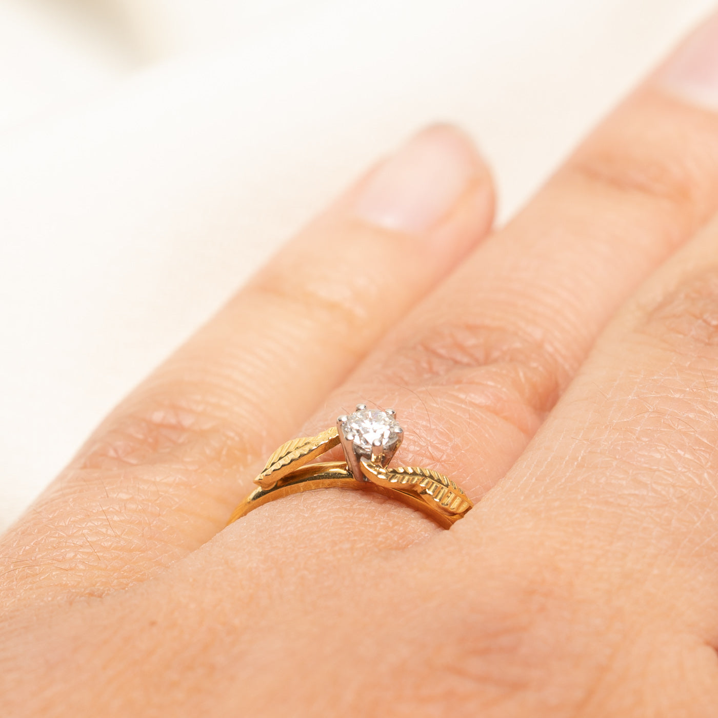 Solitaire Diamond Leaf Design Ring | 0.22ct | SZ 7