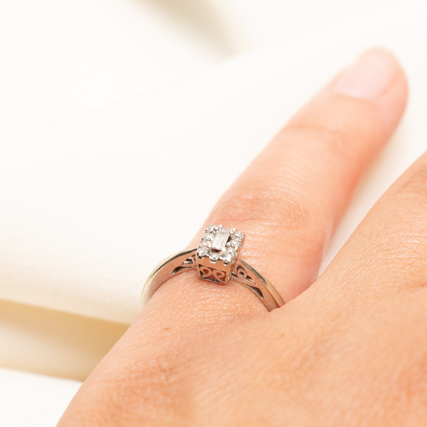 Diamond Halo Reverse Tapered Ring | 0.14ctw | SZ 6