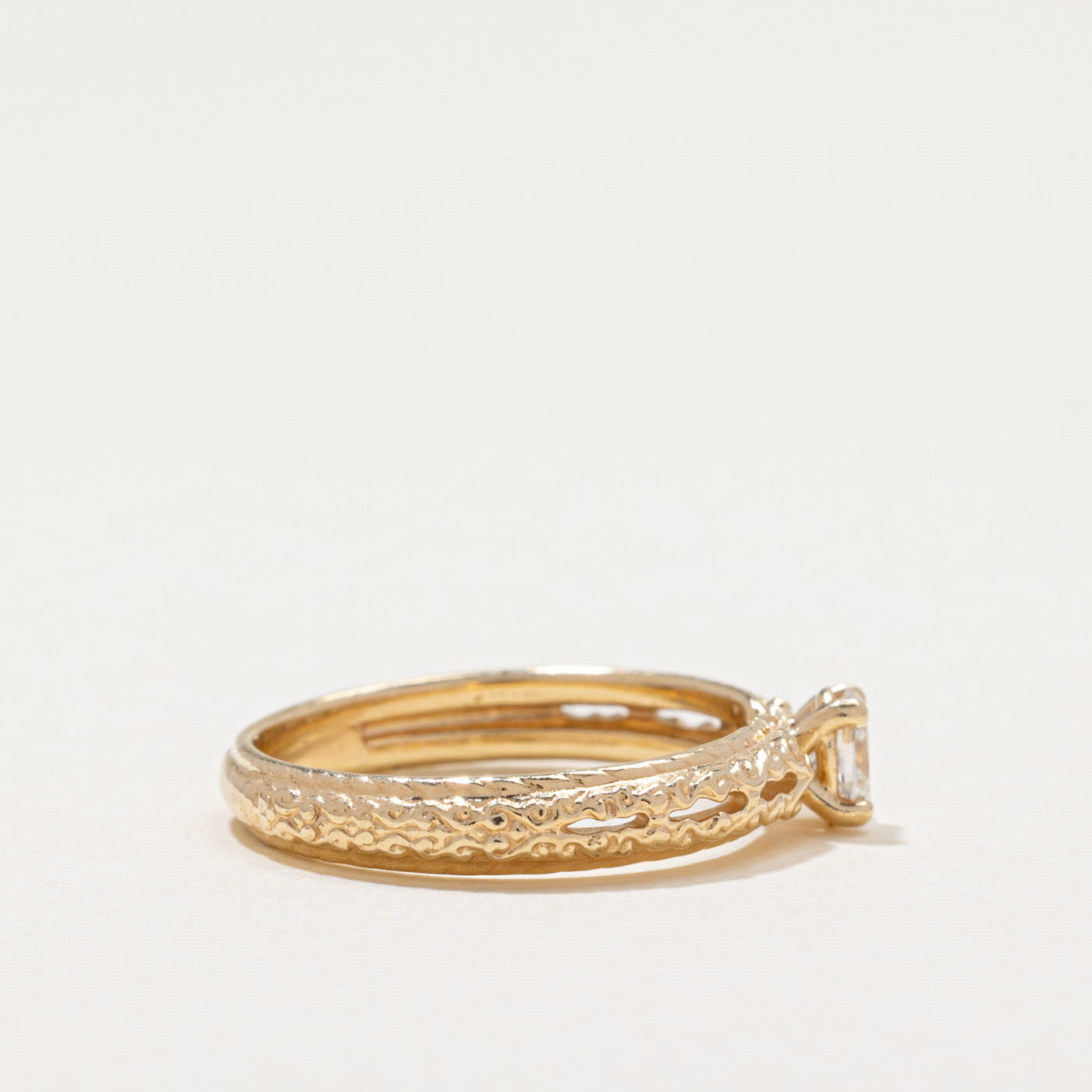 Oval Cut Diamond Textured Ring | 0.17ct | SZ 5.5