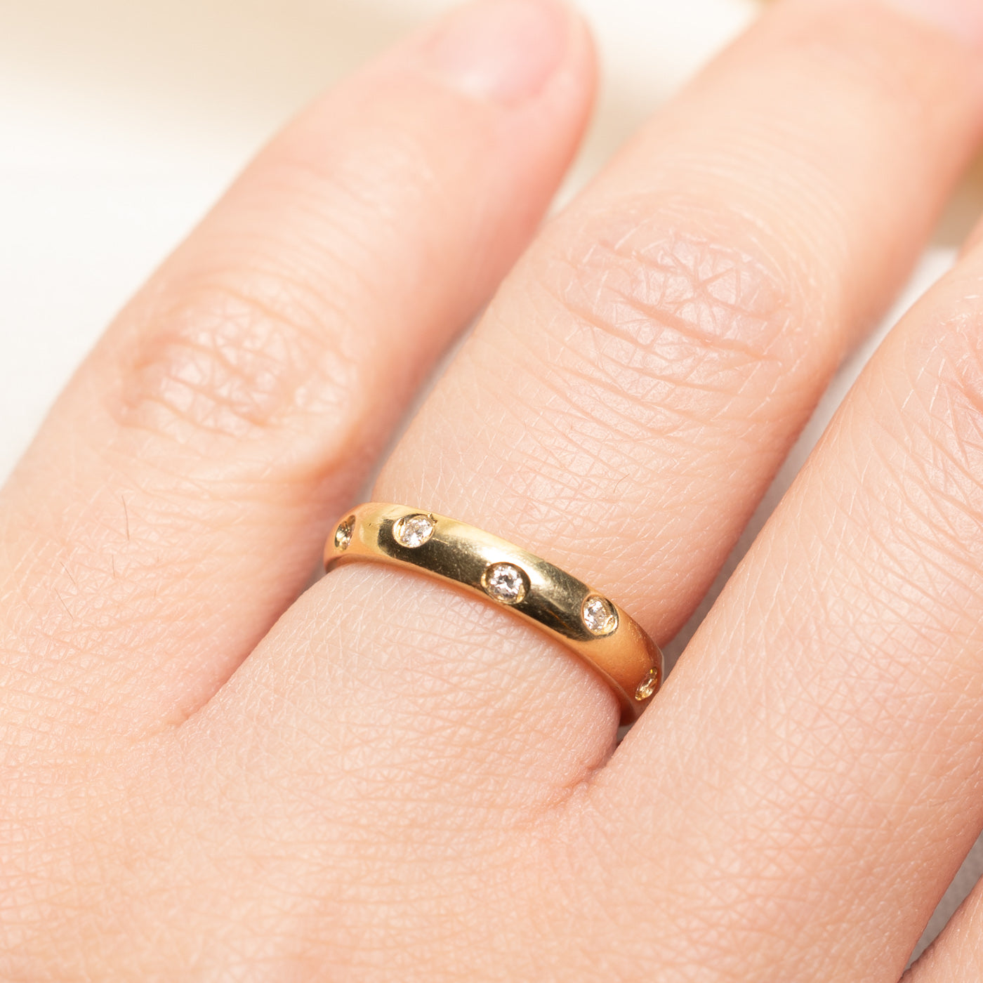 Bague sertie de diamants épars | 0,15 ct au total | Taille 4,5