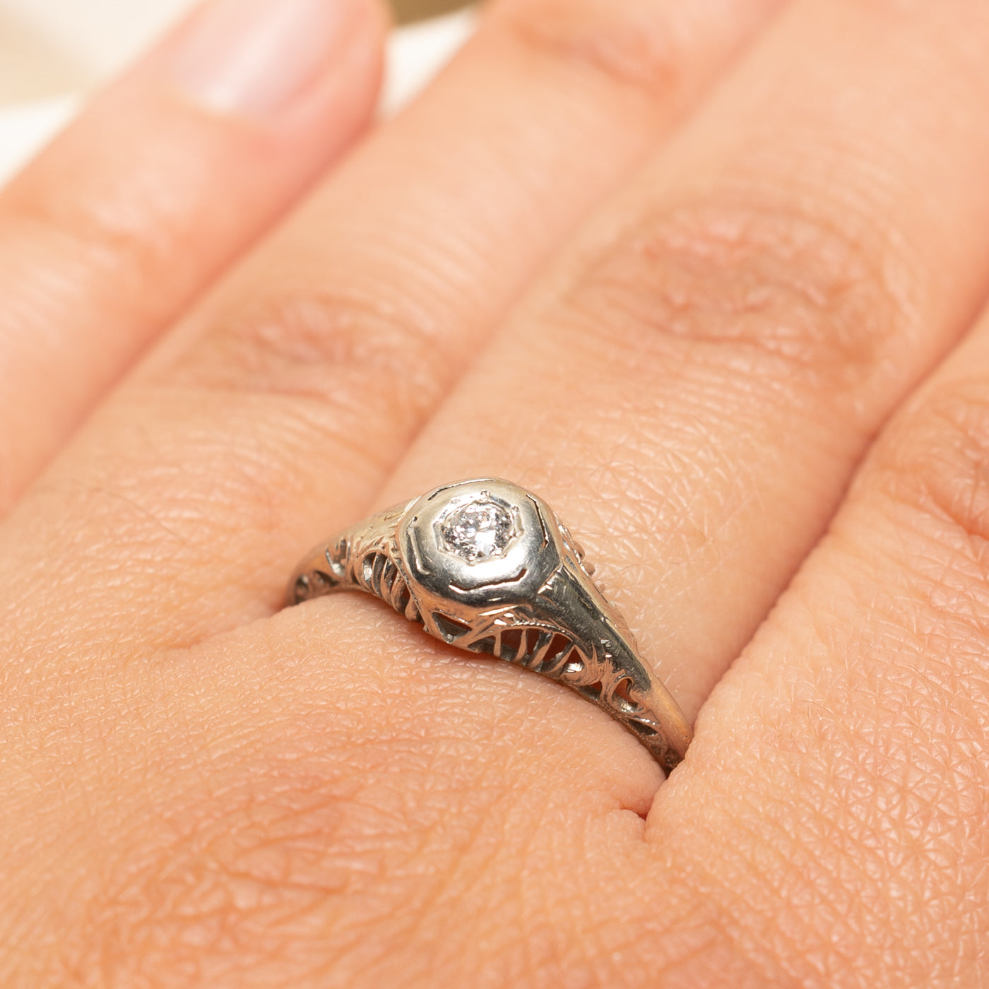 Vintage Solitaire Diamond Dome Ring | 0.11ct | SZ 8.5