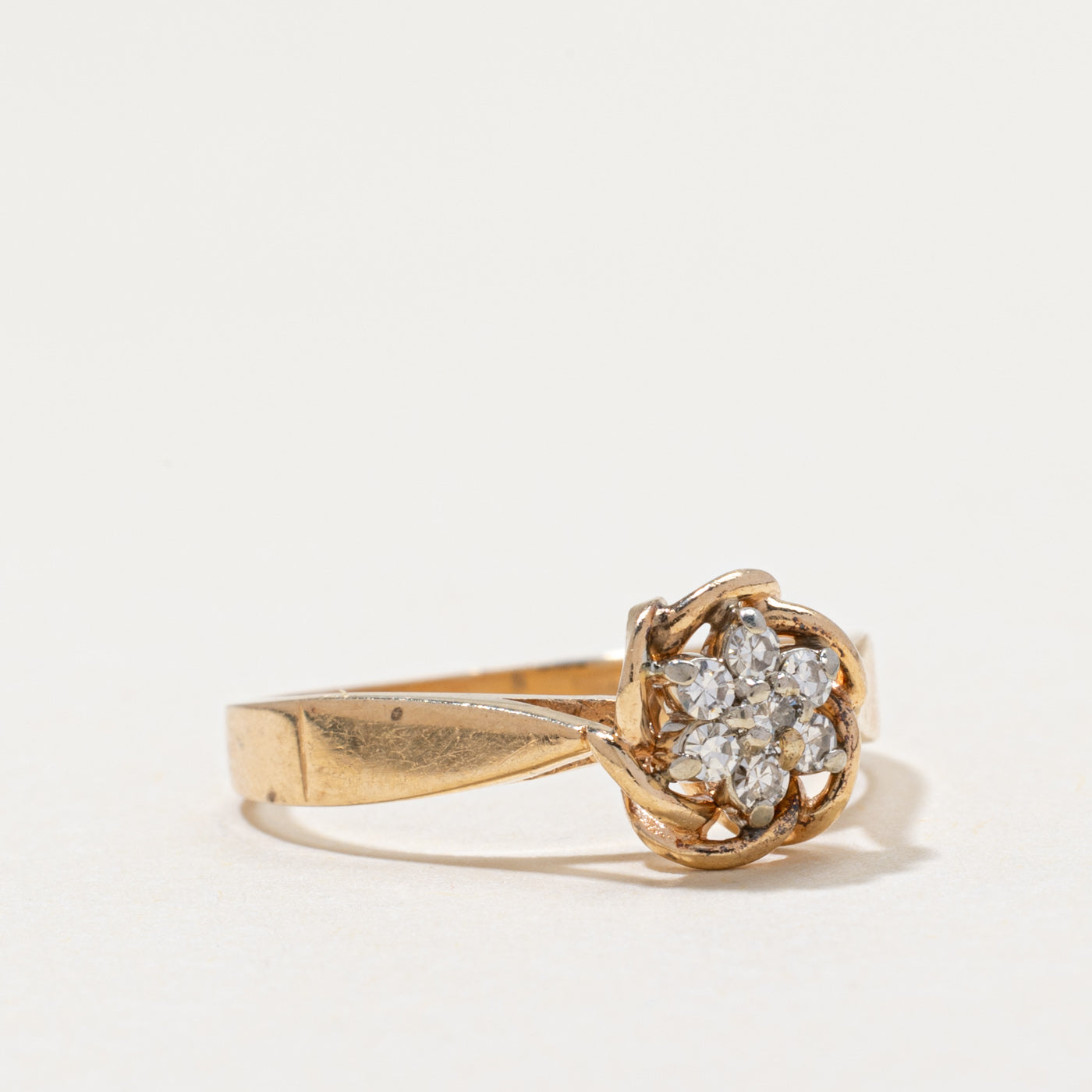 Diamond Petal Ring | 0.14ctw | SZ 6.75