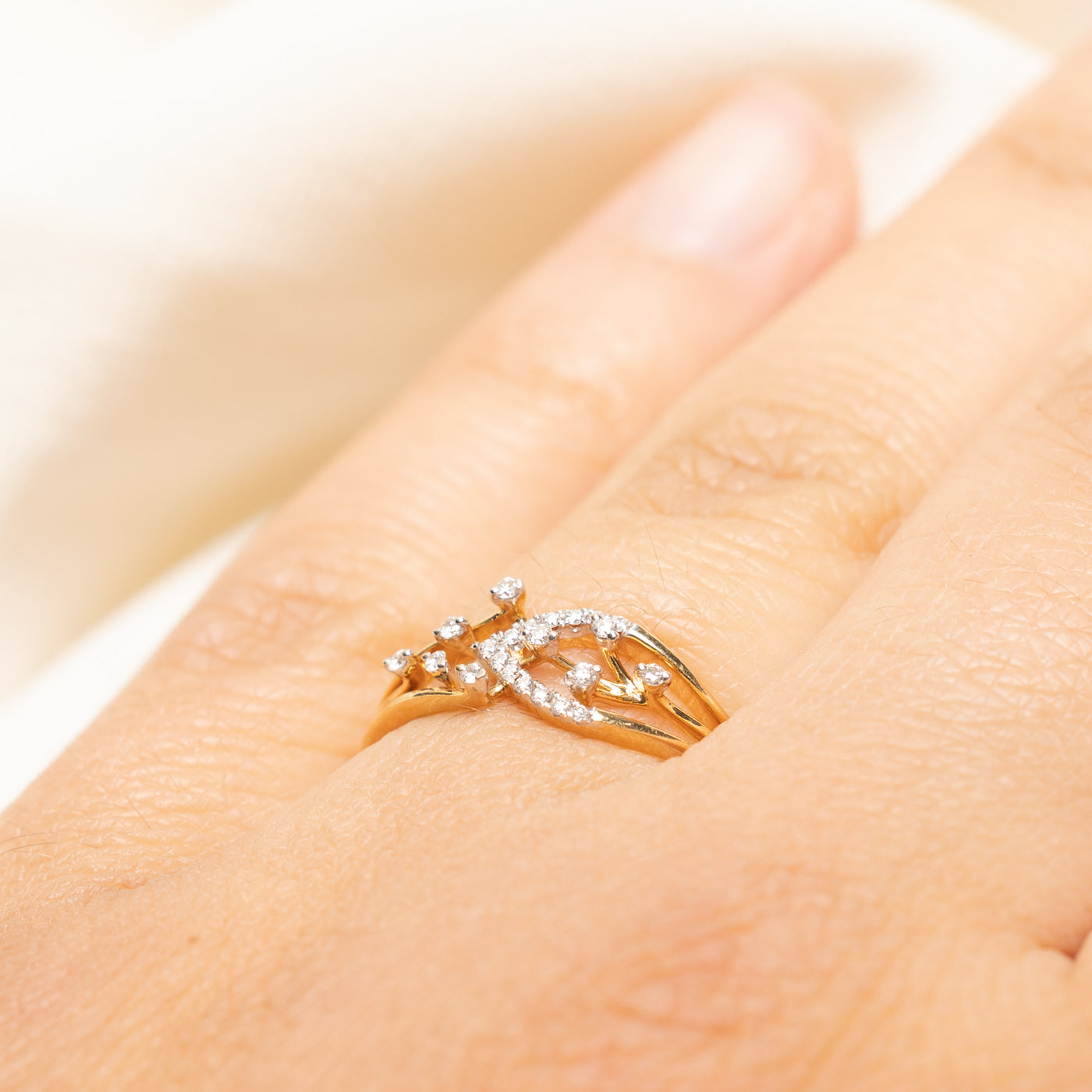 Diamond Open Leaf Ring | 0.09ctw | SZ 6.25