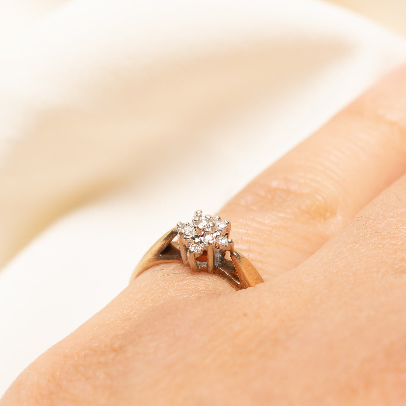 Diamond Cluster Reverse Tapered Ring | 0.07ctw | SZ 5.25