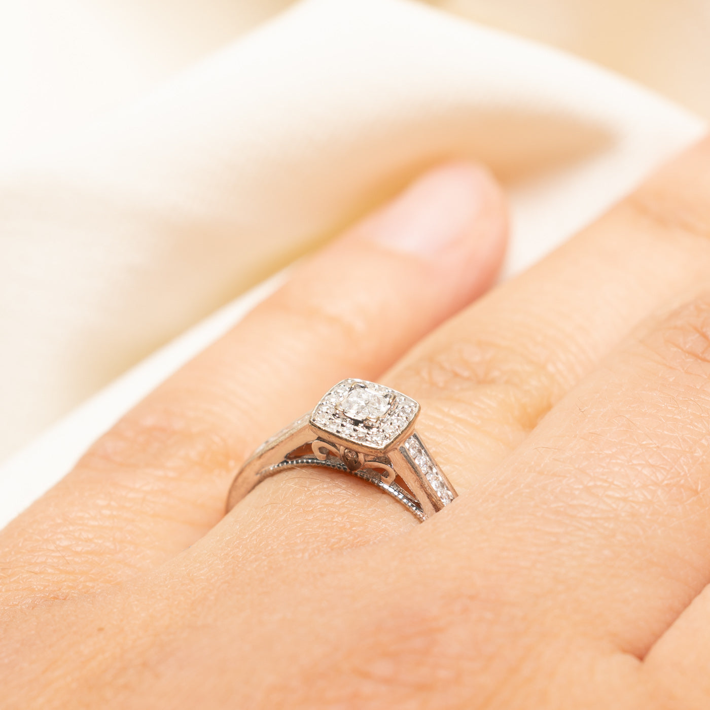 Illusion Set Diamond Halo Ring | 0.25ctw | SZ 6.75