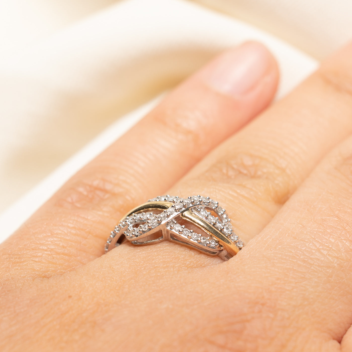 10k Diamond Double Cross Over Ring | 0.22ctw | SZ 7