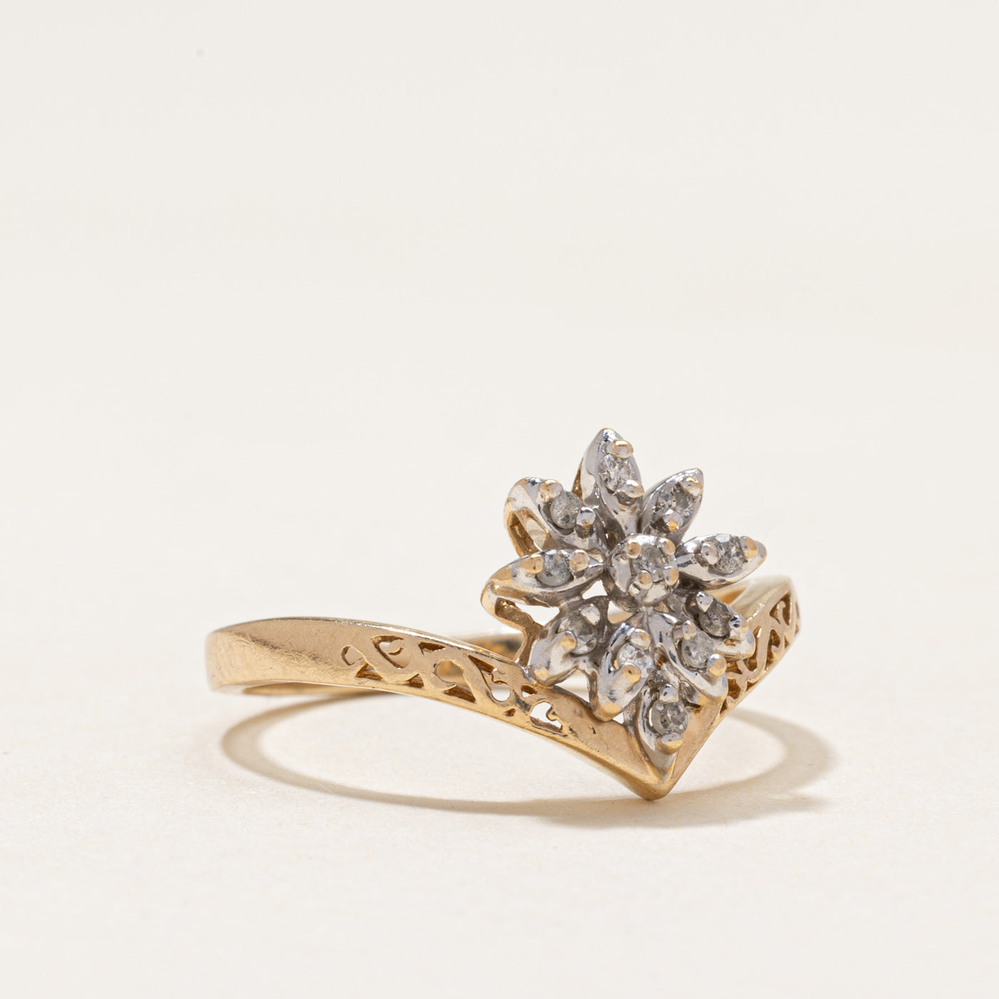 10k Diamond Petal Cluster Chevron Ring | 0.10ctw | SZ 5.25