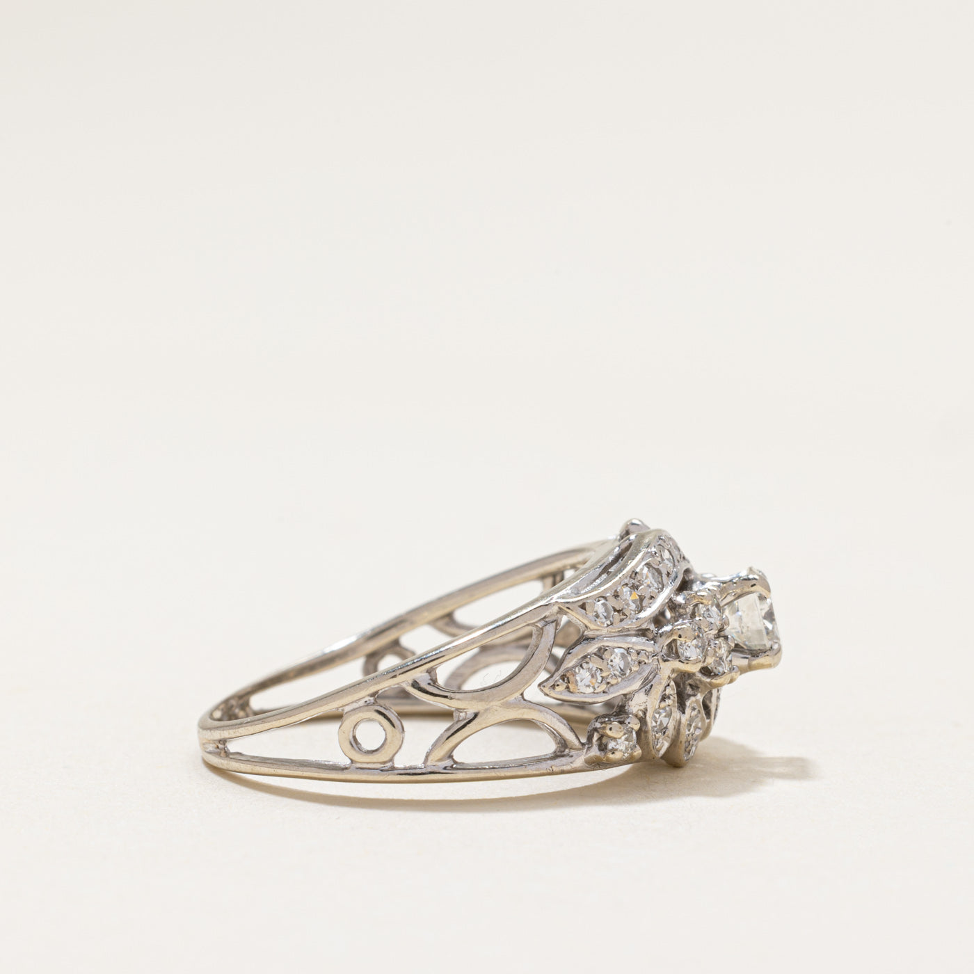 Diamond Leaf Design Cocktail Ring | 0.76ctw | SZ 7