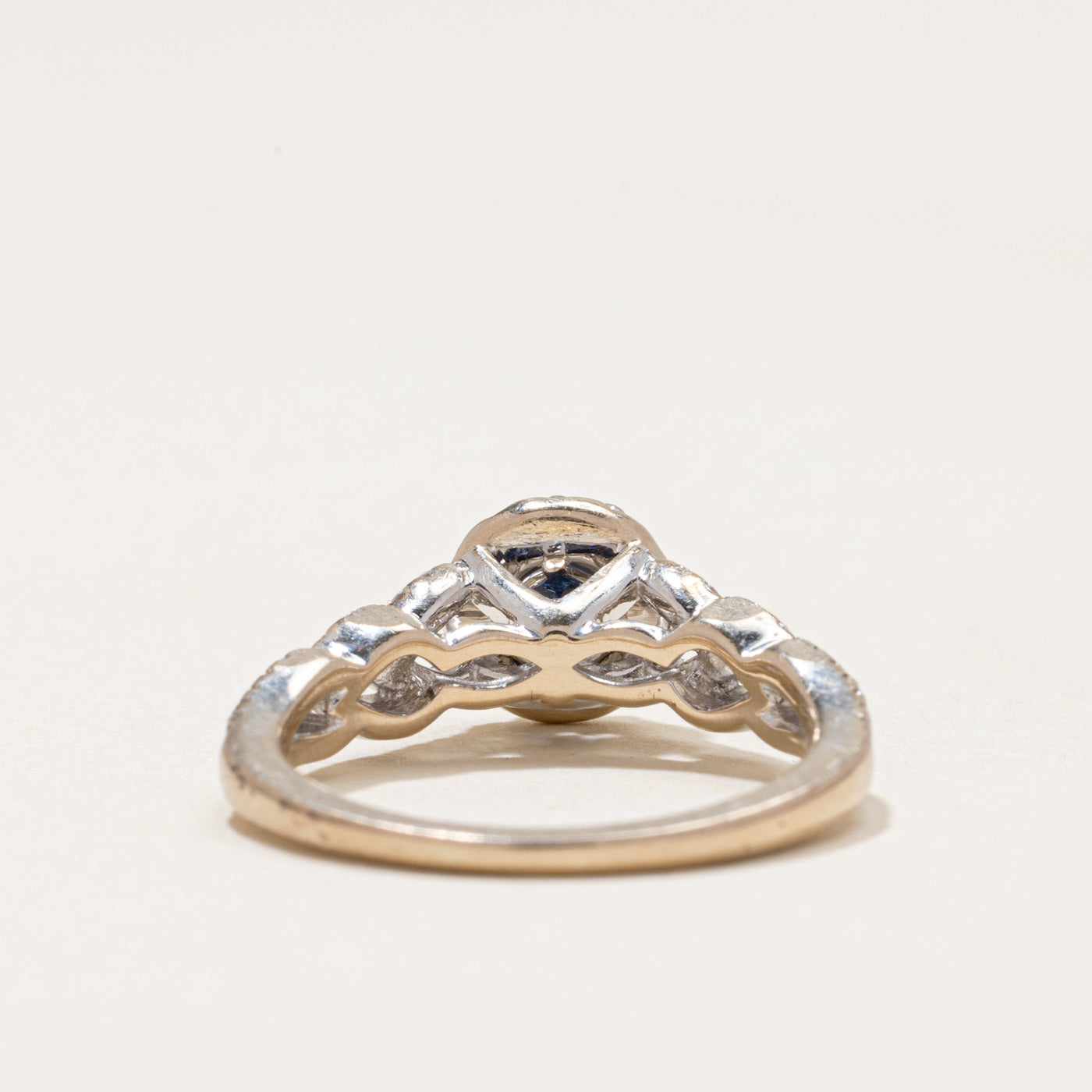 Diamond Halo Ornate Ring | 0.95ctw | SZ 5.75