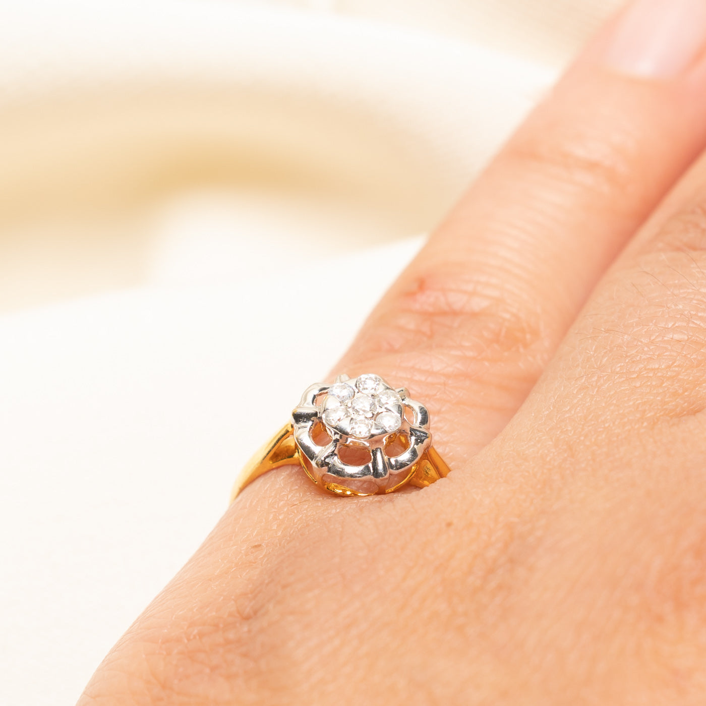 Diamond Daisy Ring | 0.15ctw | SZ 5.75
