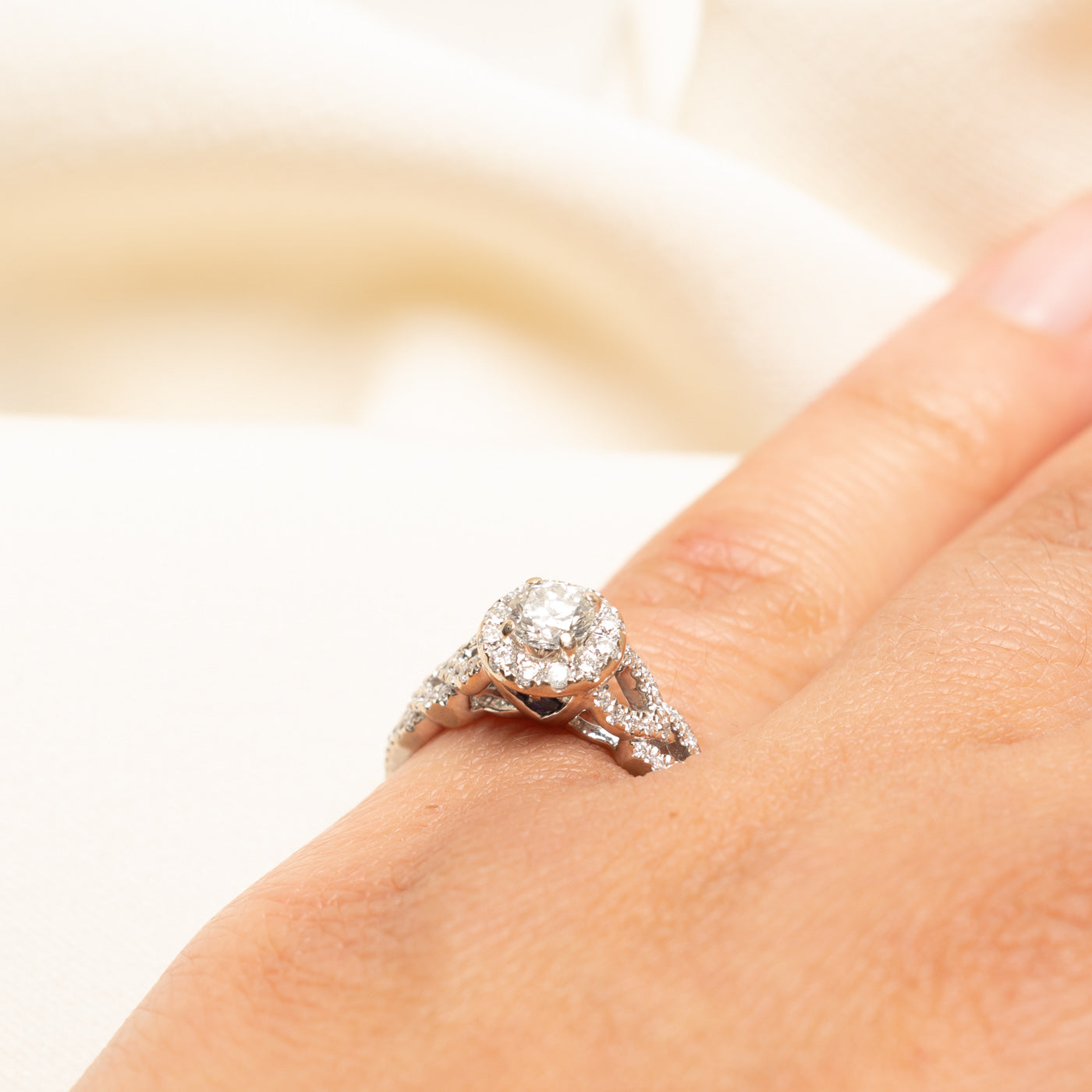 Diamond Halo Ornate Ring | 0.95ctw | SZ 5.75