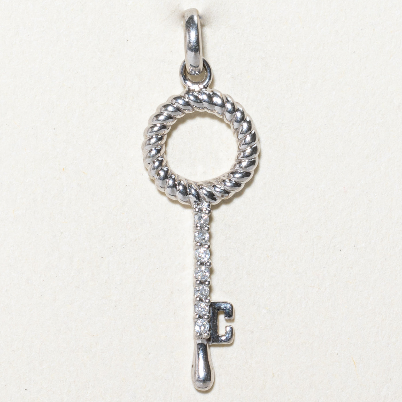 Diamond Key Pendant | 0.05ctw