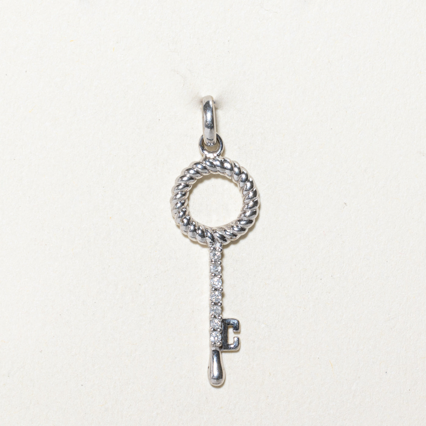Diamond Key Pendant | 0.05ctw