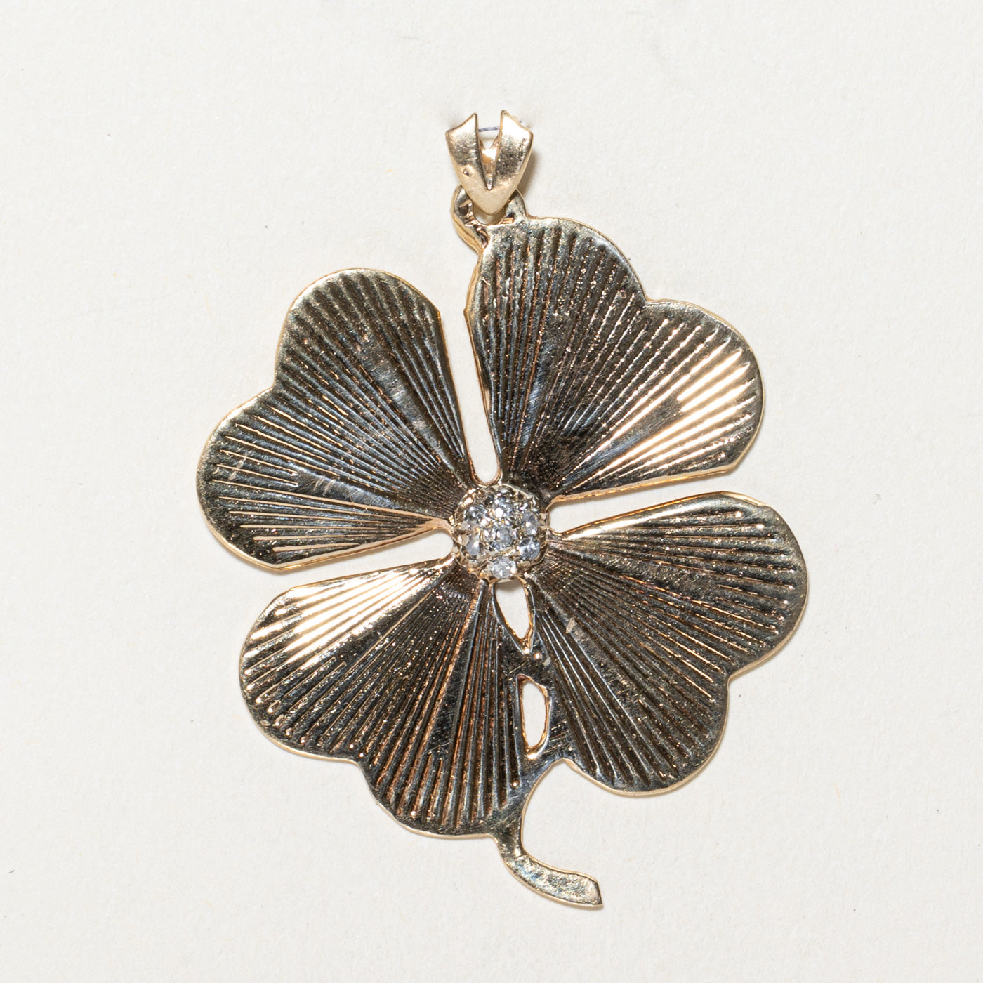 Diamond Four Leaf Clover Pendant | 0.08ctw