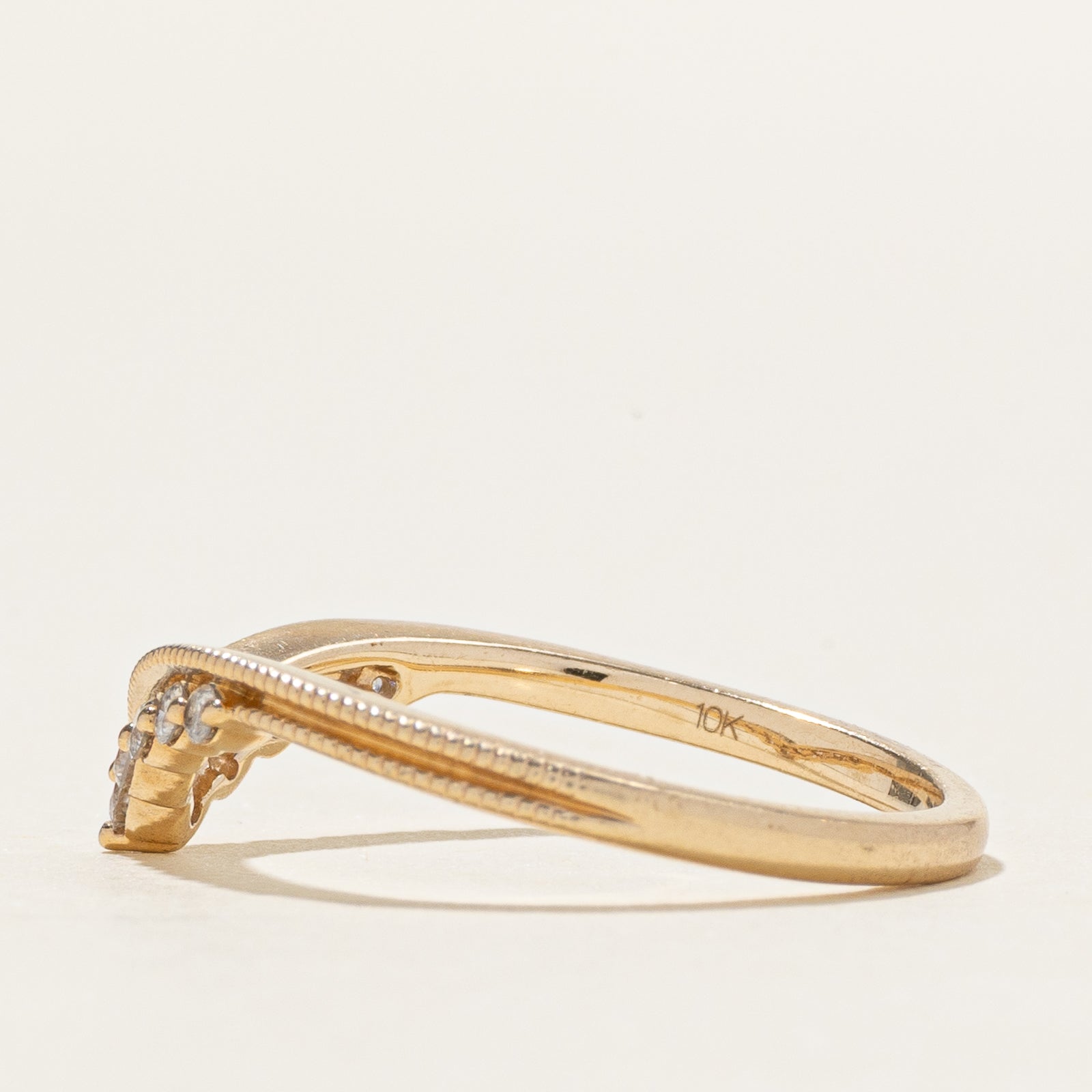 10k Diamond Milgrain Chevron Ring | 0.15ctw | SZ 7