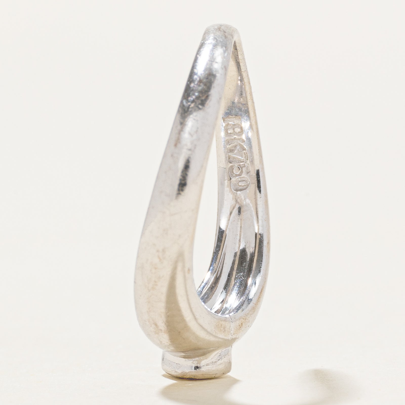 18k Bezel Set Diamond Wave Ring | 0.10ct | SZ 3.5