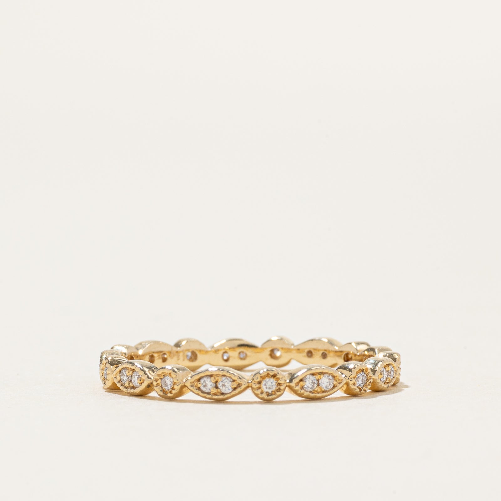 Alliance éternité en or 14 carats sertie de diamants festonnés | 0,10 ct | 2,25 mm | Taille 6,5