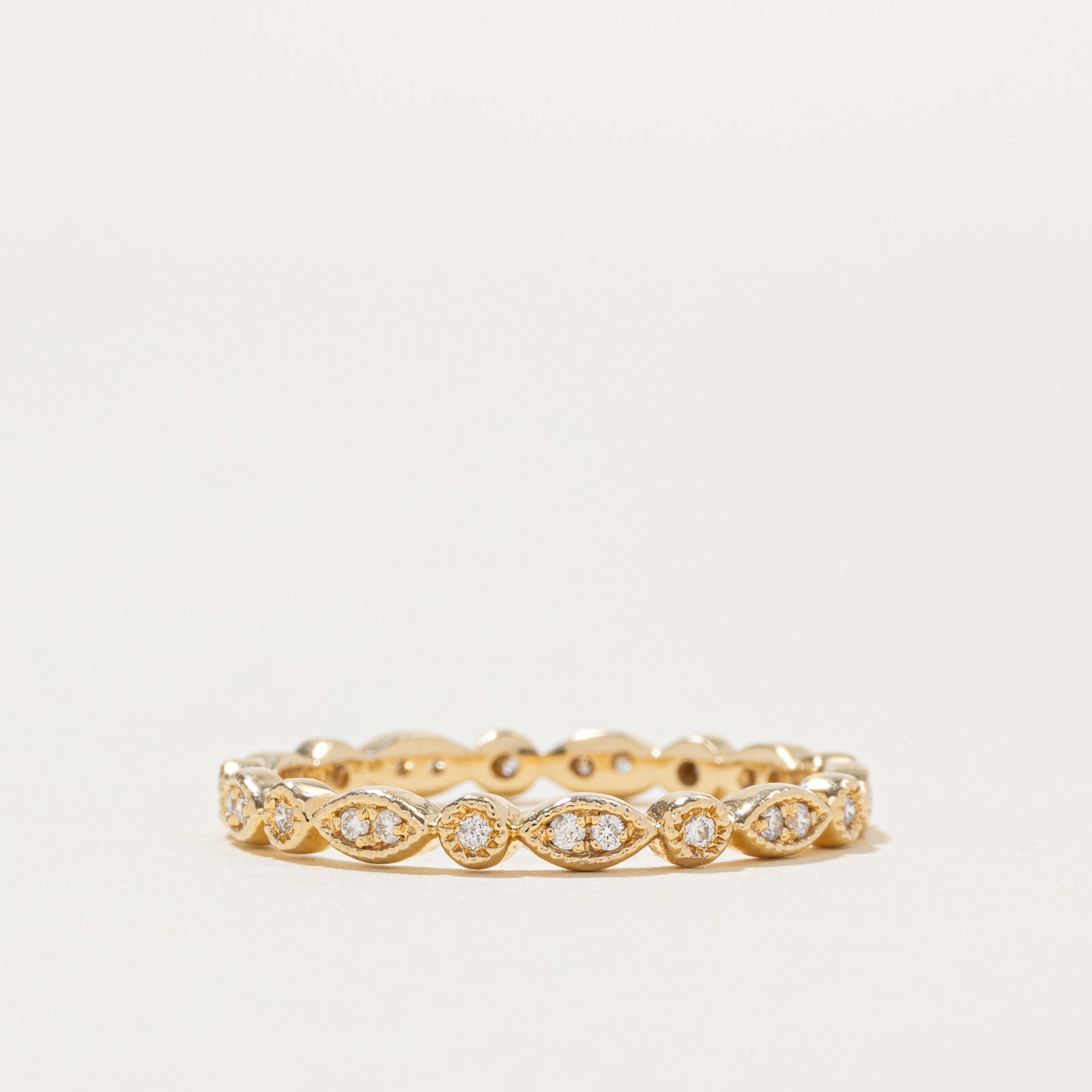 Alliance éternité en or 14 carats sertie de diamants festonnés | 0,10 ct | 2,25 mm | Taille 6,5