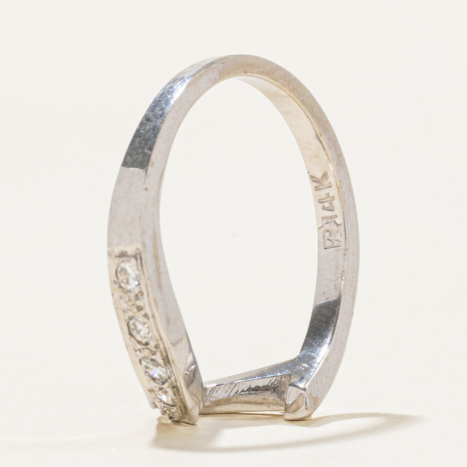 14k Diamond Angled Chevron Ring | 0.13ctw | SZ 6