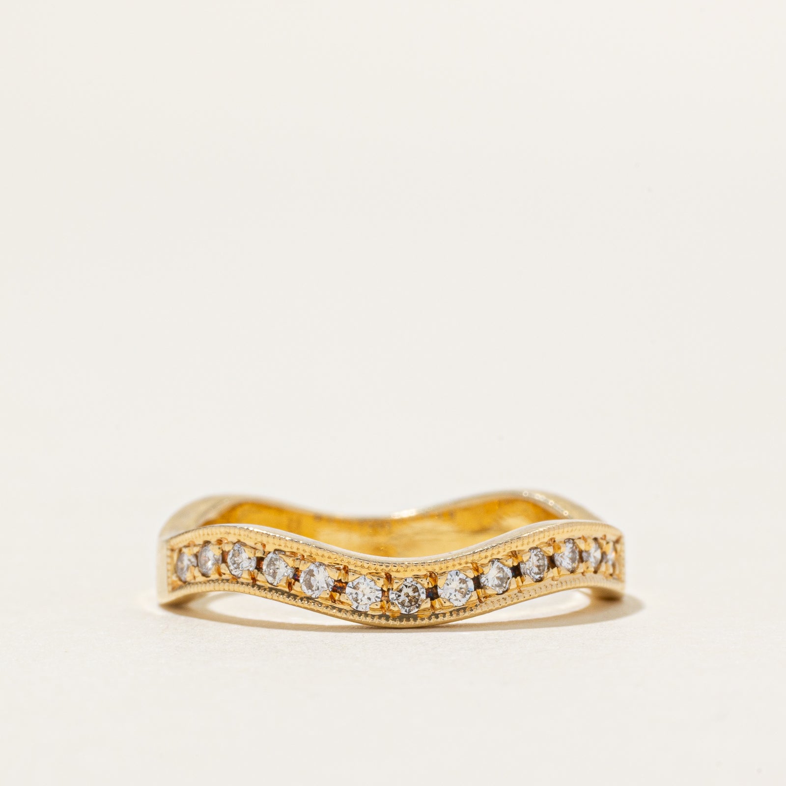 18k Semi Eternity Diamond Milgrain Wavy Band | 0.13ctw | 2.6mm | SZ 5.5
