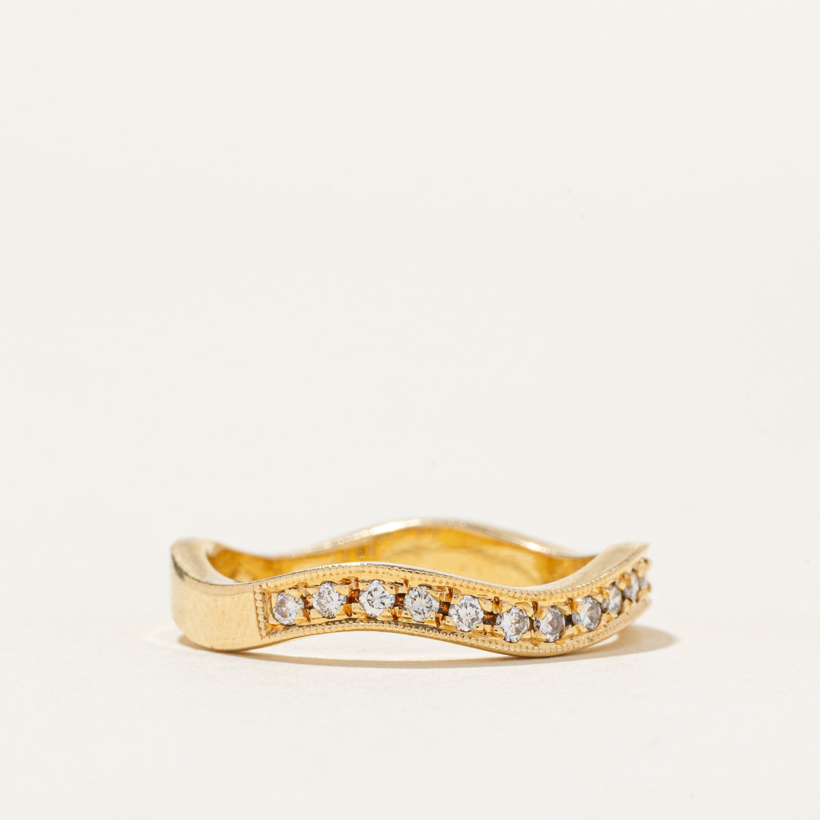 18k Semi Eternity Diamond Milgrain Wavy Band | 0.13ctw | 2.6mm | SZ 5.5