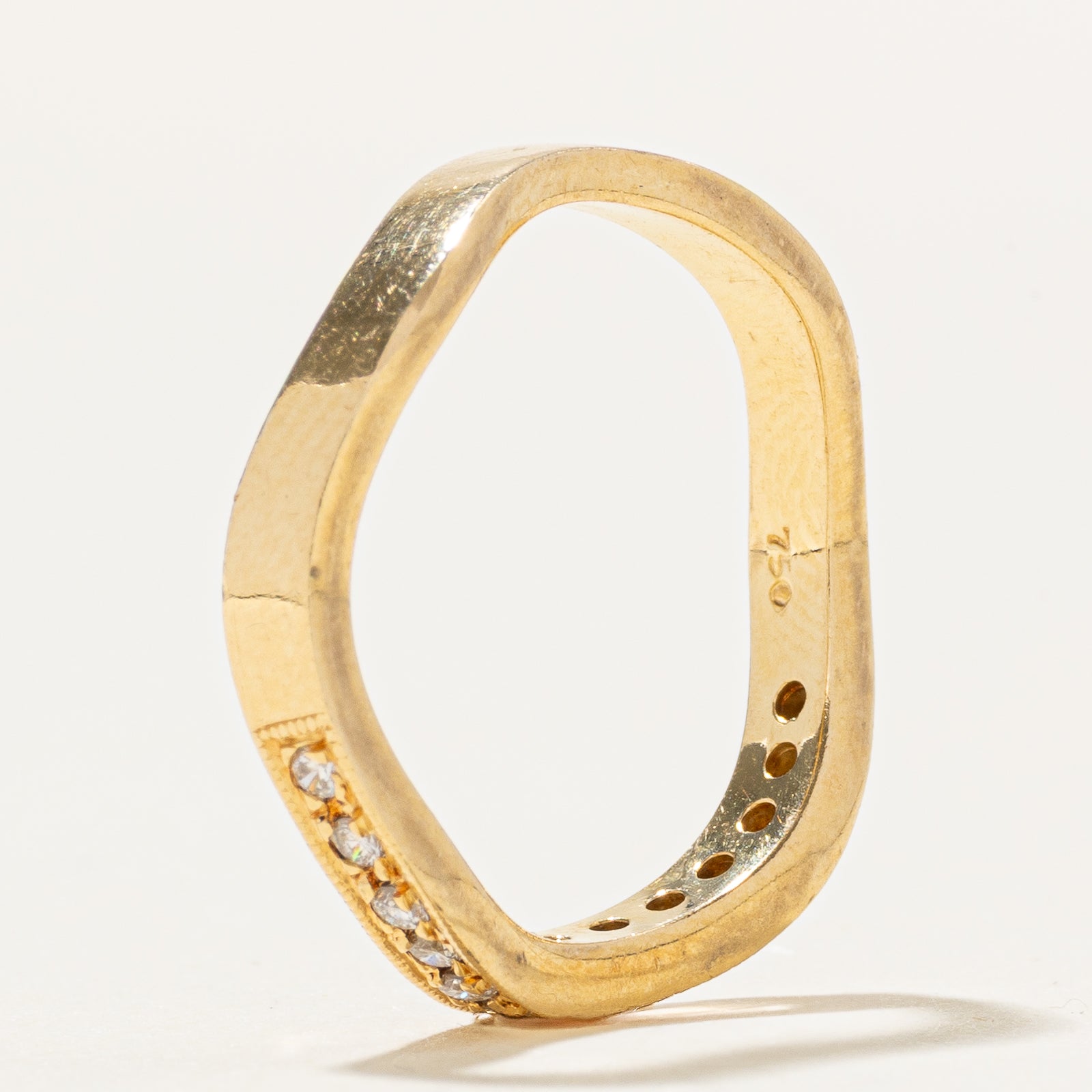 18k Semi Eternity Diamond Milgrain Wavy Band | 0.13ctw | 2.6mm | SZ 5.5