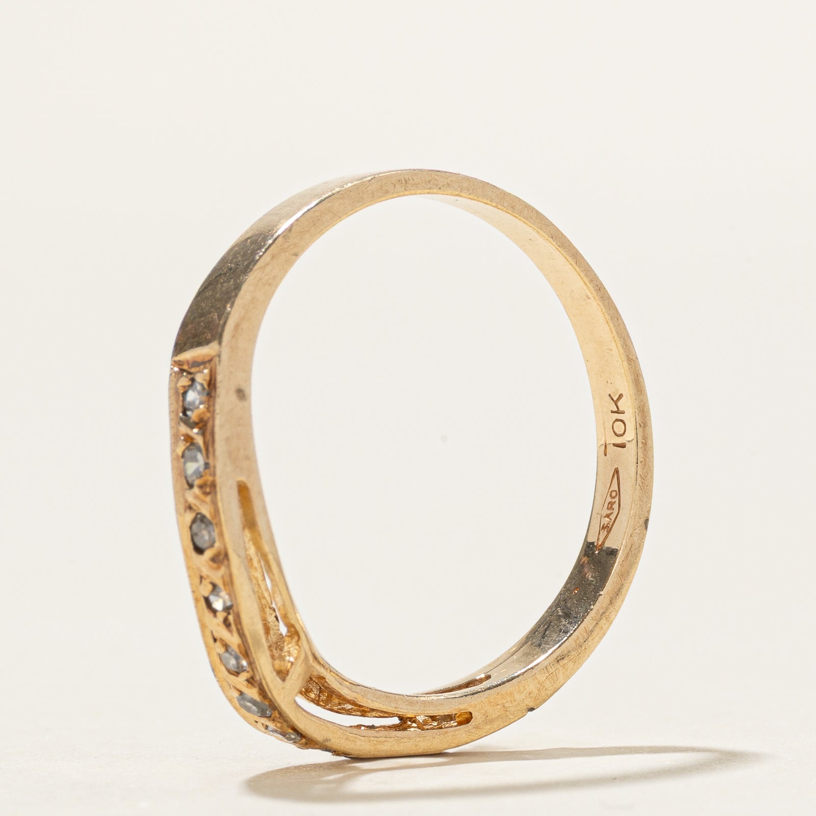 10k Semi Eternity Diamond Wavy Ring | 0.10ctw | SZ 6.5