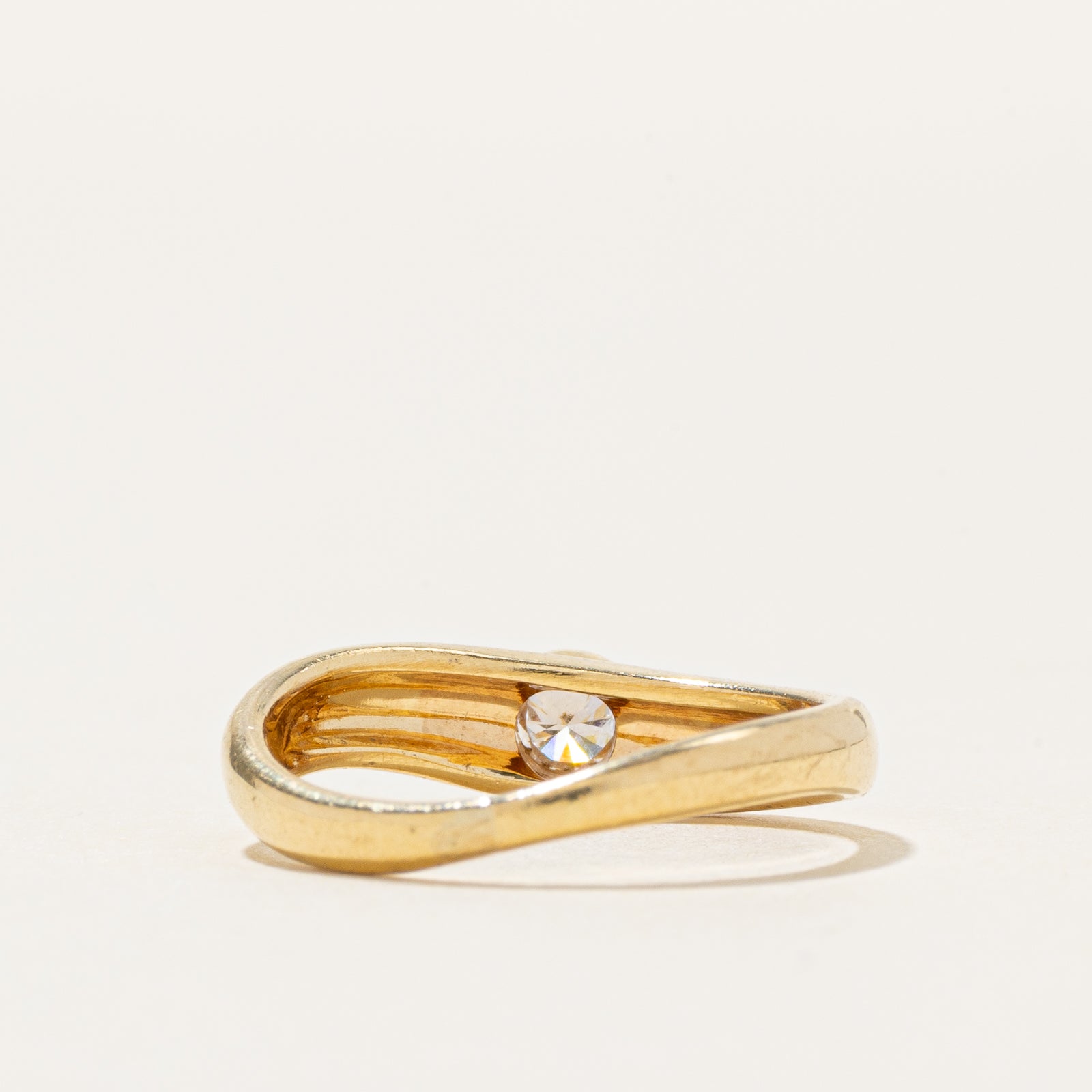 18k Bezel Set Diamond Wavy Ring | 0.09ct | SZ 3