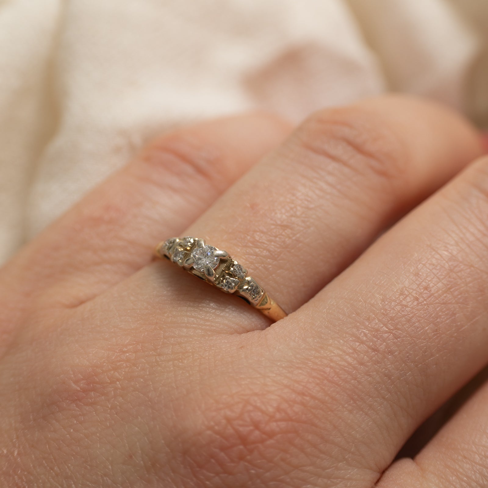 14k Two Tone Vintage Diamond Ring | 0.21ctw | SZ 7.75