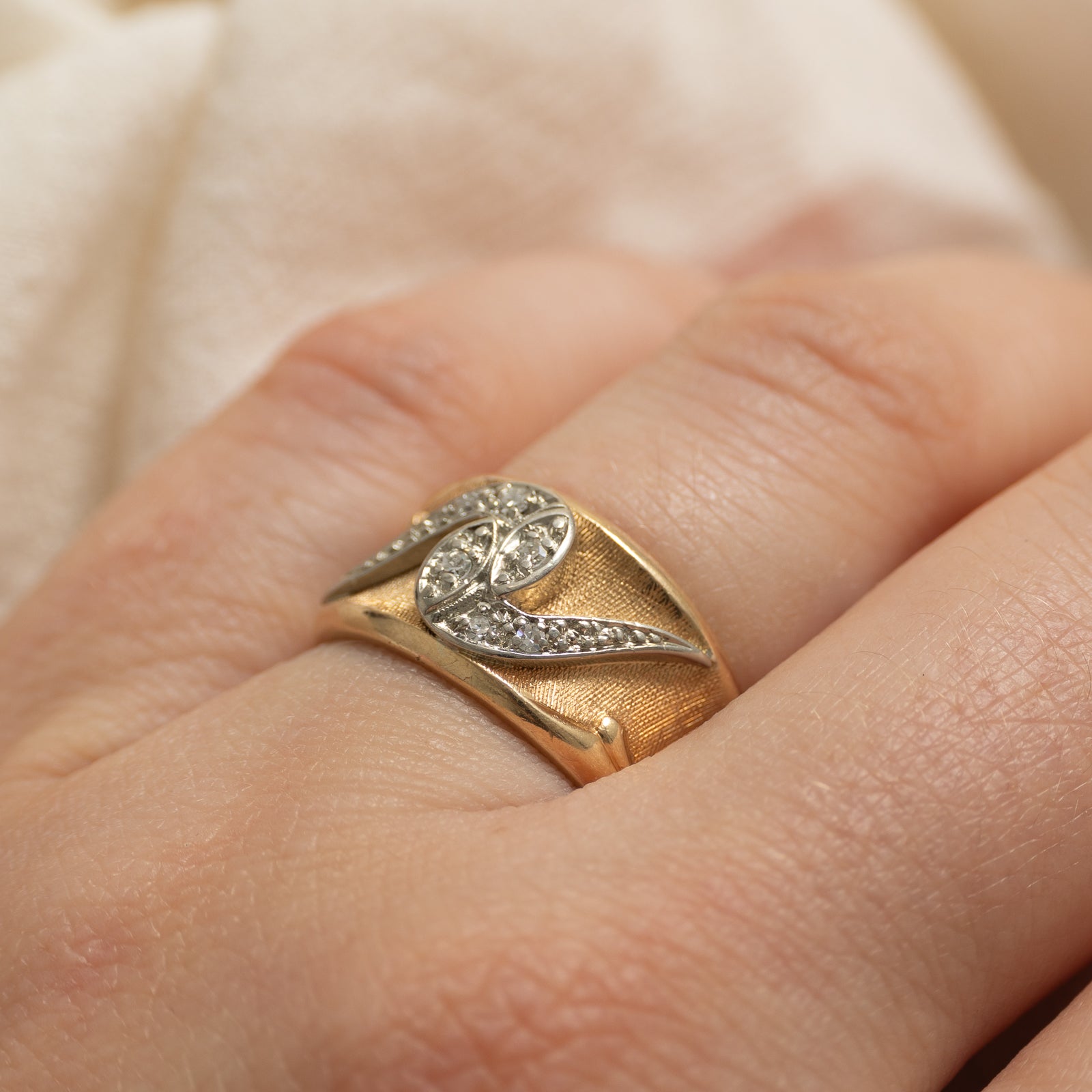 14k Two Tone Diamond Textured Wave Ring | 0.08ctw | SZ 6