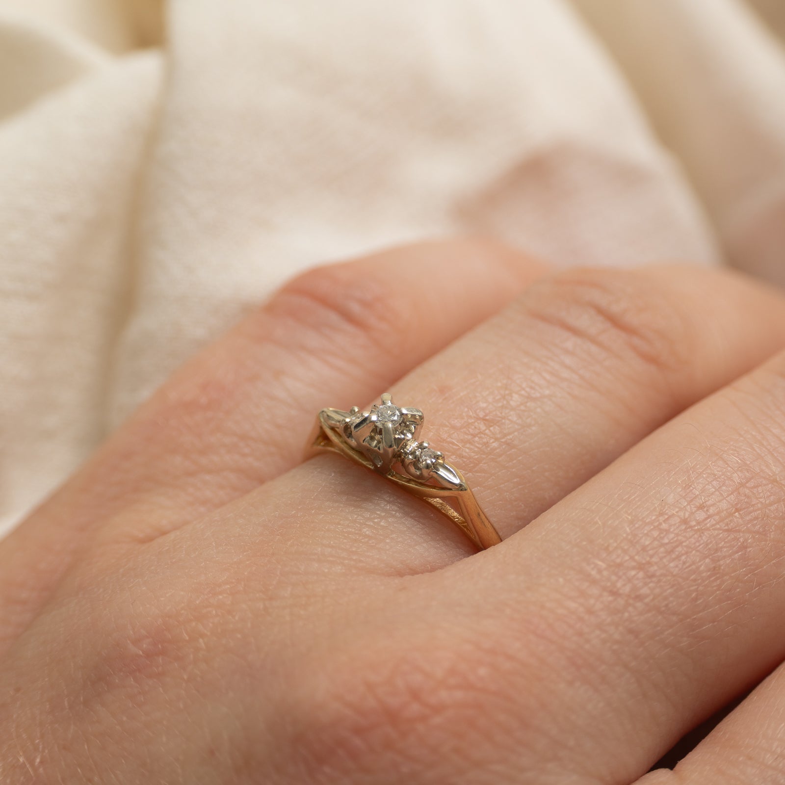 14k Two Tone Gold Vintage Diamond Ring | 0.05ctw | SZ 6.5
