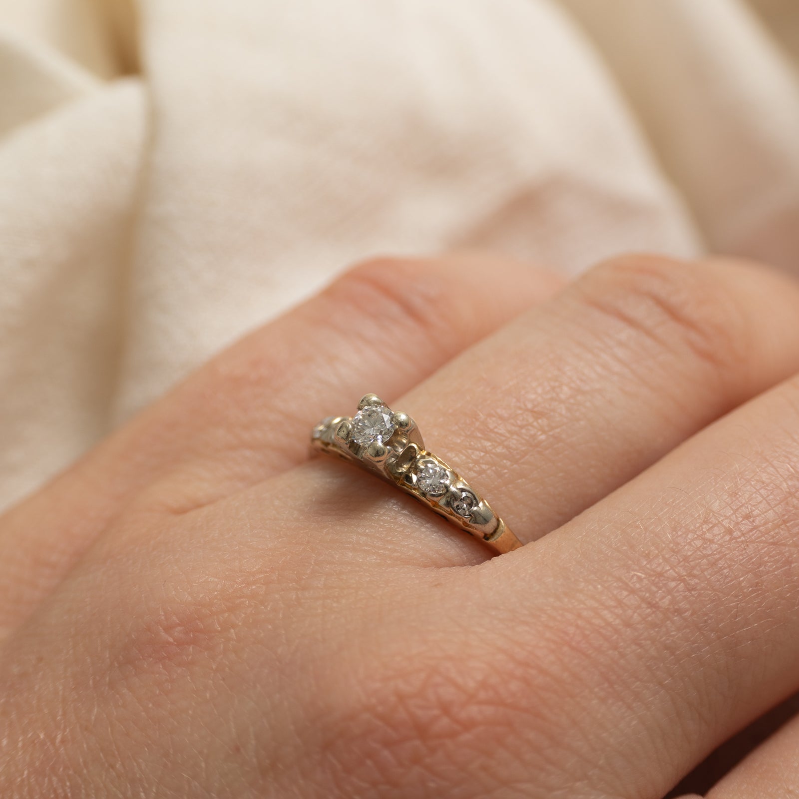 14k Two Tone Gold Vintage Diamond Ring | 0.26ctw | SZ 8
