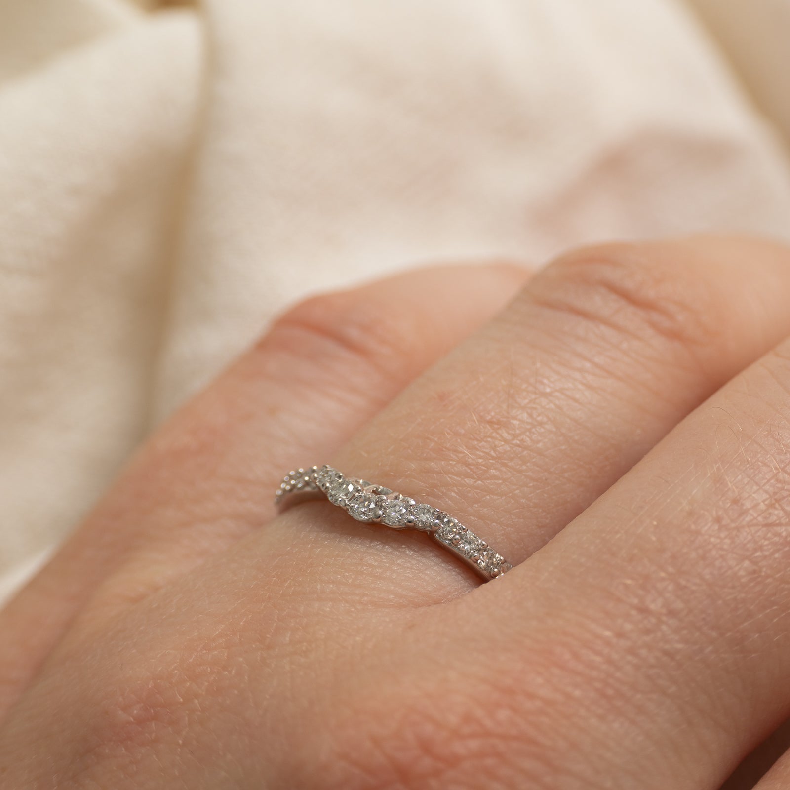 18k Semi Eternity Diamond Contour Ring | 0.22ctw | SZ 6
