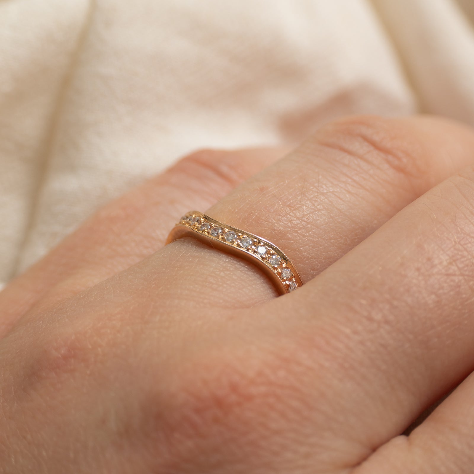 18k Semi Eternity Diamond Wavy Band | 0.14ctw | 2.75mm | SZ 5.25