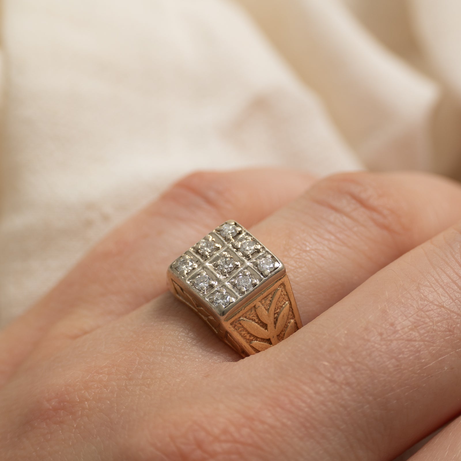10k Diamond Grid Engraved Leaf Signet Ring | 0.30ctw | SZ 10