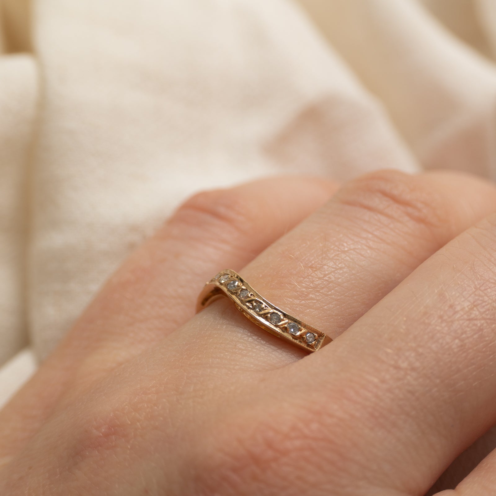 10k Semi Eternity Diamond Wavy Ring | 0.10ctw | SZ 6.5