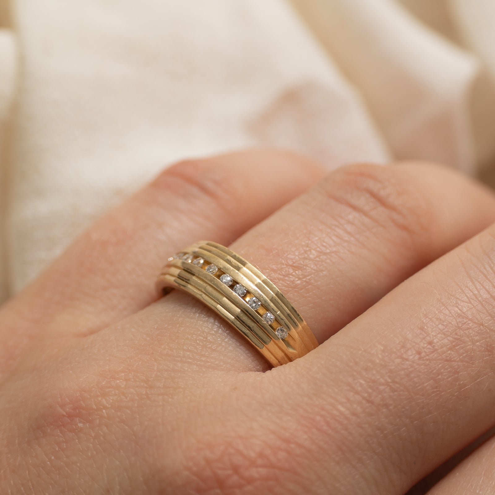 10k Semi Eternity Diamond Grooved Ring | 0.12ctw | SZ 9