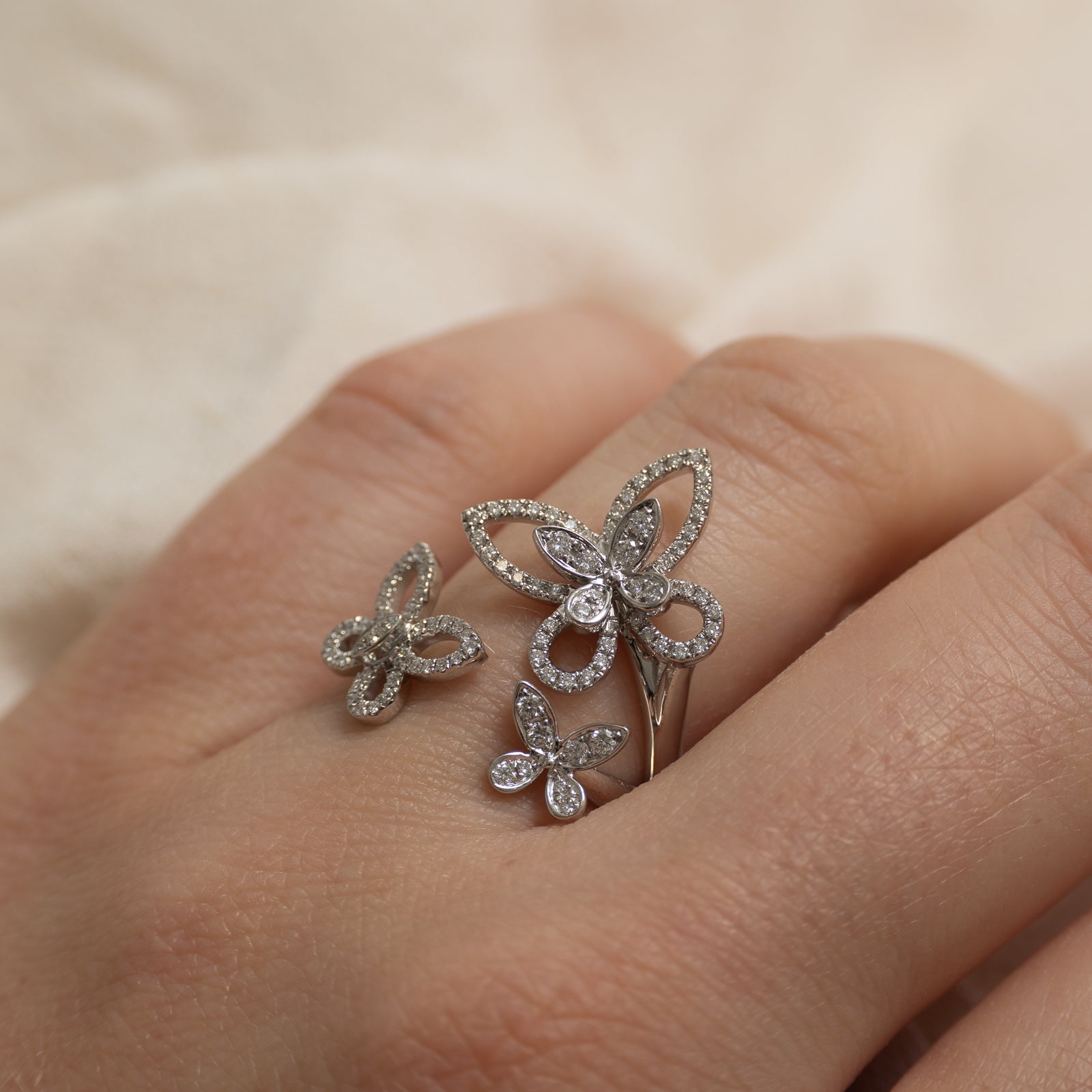 Bague trois papillons en or 18 carats et diamants | 0,25 ct au total | Taille 7