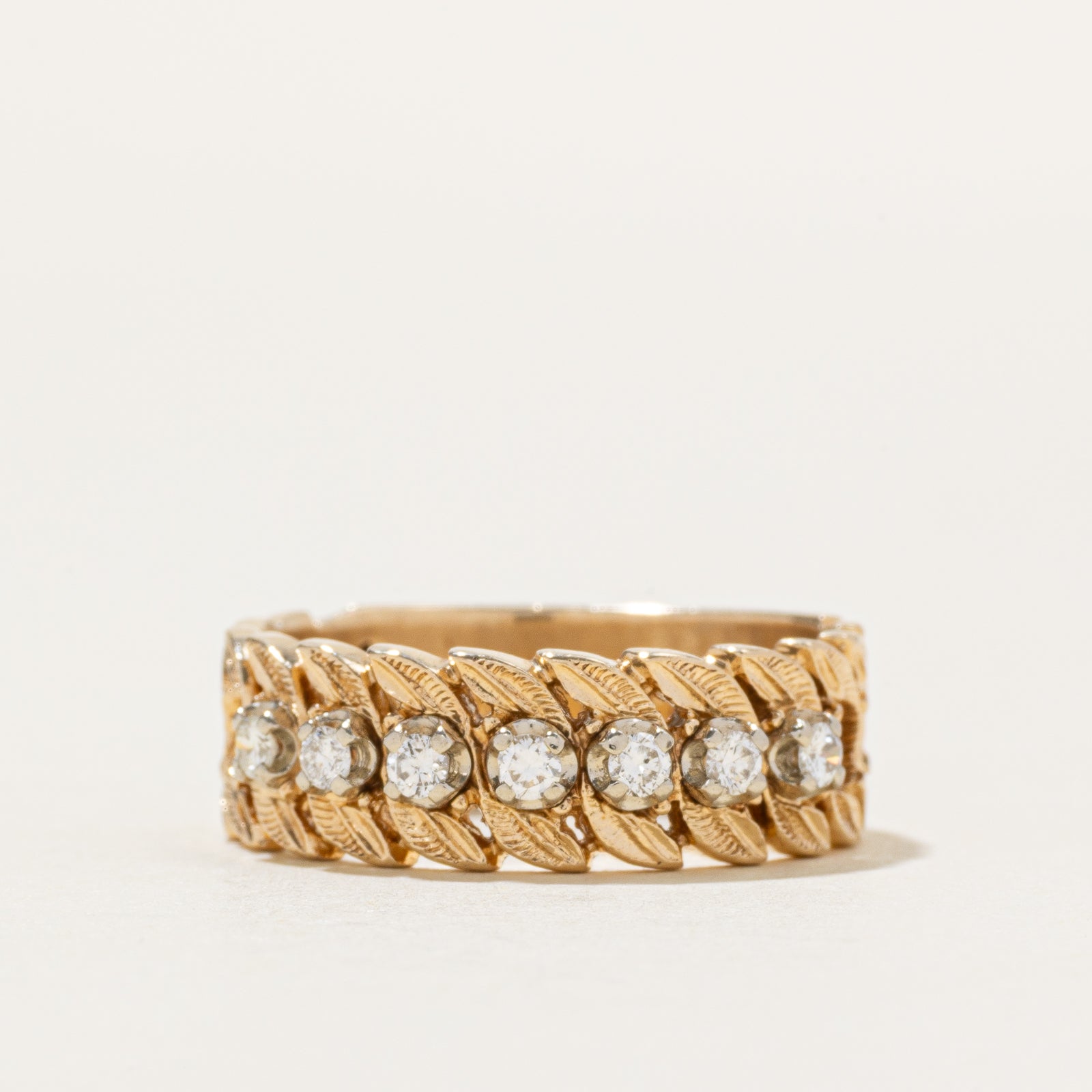 14k Diamond Engraved Leaf Band | 0.16ctw | 6mm | SZ 6.5