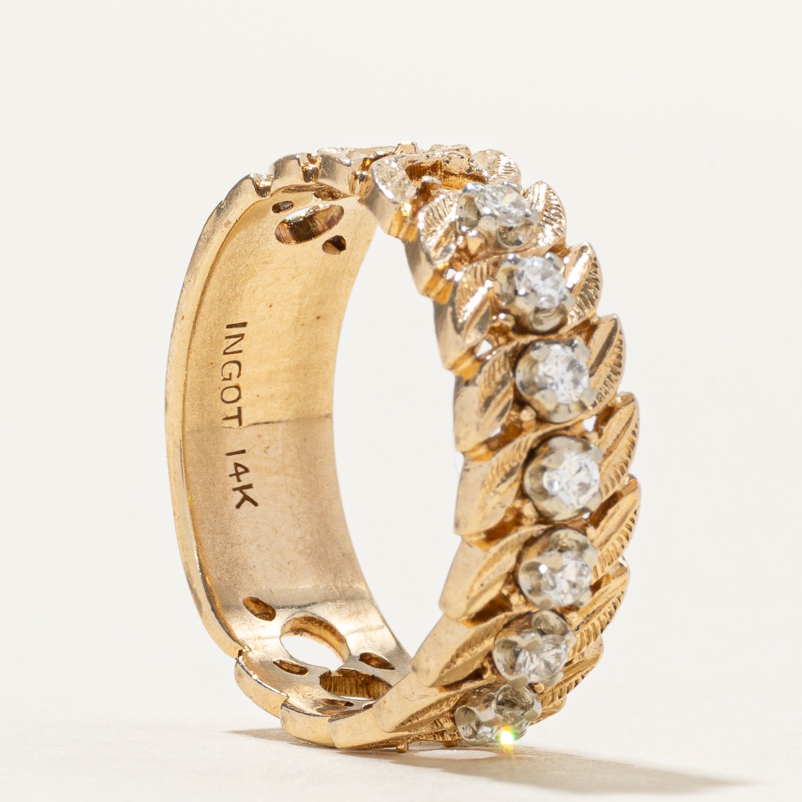 14k Diamond Engraved Leaf Band | 0.16ctw | 6mm | SZ 6.5