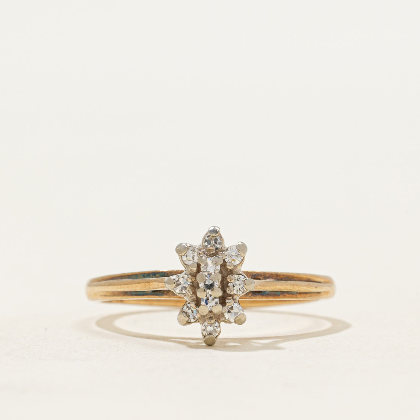 Diamond Cluster Grooved Petal Ring | 0.11ctw | SZ 6