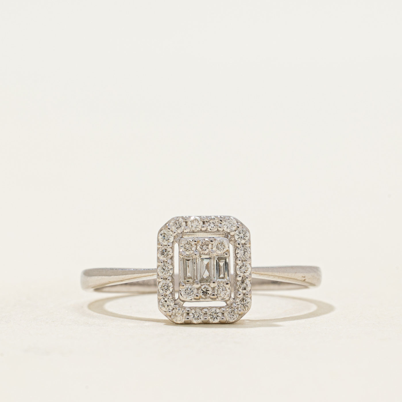 Bague conique inversée avec halo de diamants en or 18 carats | 0,233 ct | Taille 7